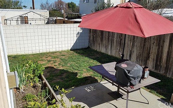 4th image of 320 Costa Mesa St