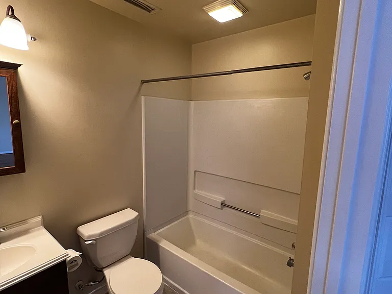 803 W Broad St #1 — Photo 15