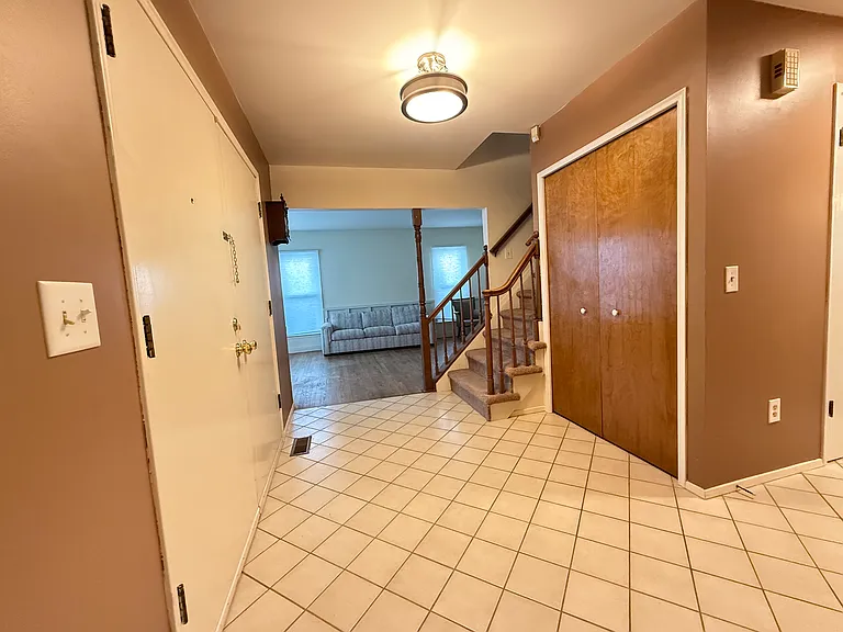 3163 Plymouth Rd — Photo 9