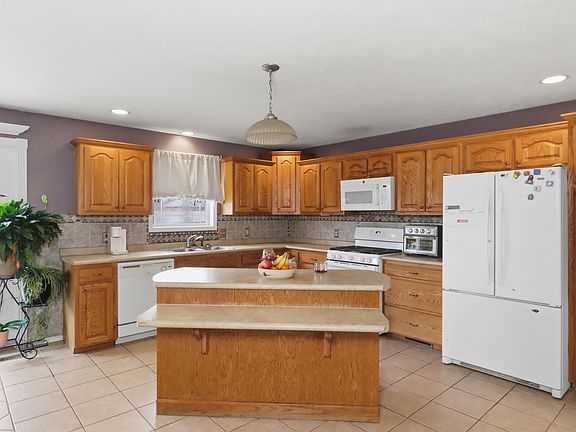 2nd image of 2355 Mcfarland Drive