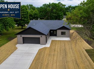 313 NE 1st St, Rothsay, MN 56579