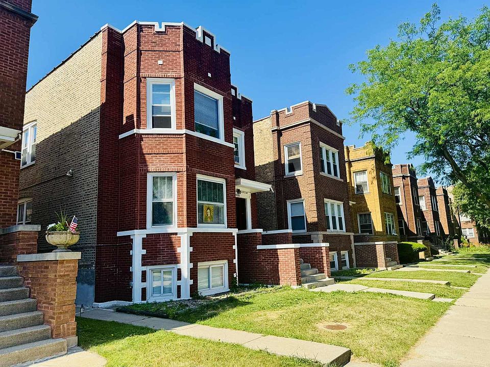2nd image of 5221 W Montrose Ave