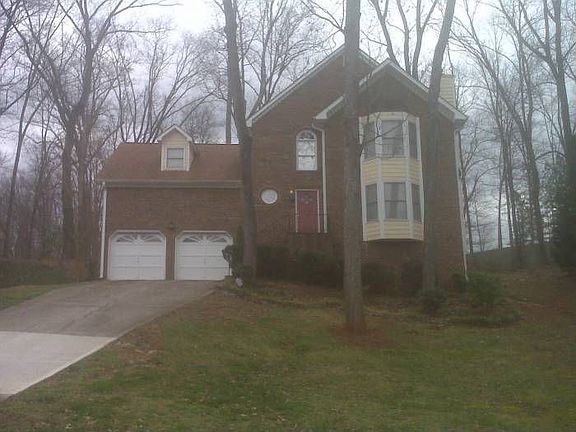 Front view - Sits off St