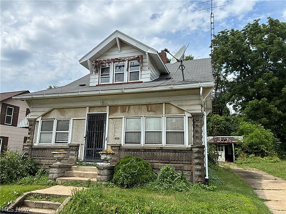 2nd image of 106 Shriver Ave SE
