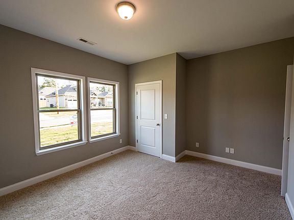 4th image of 38 Franklin Circle Dr