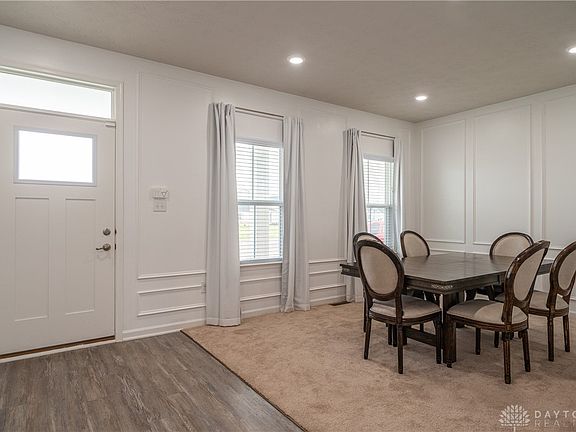 4th image of 179 Chapel Dr E