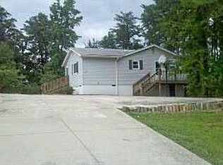 1131 Edgemont Rd, Greensboro, NC 27406