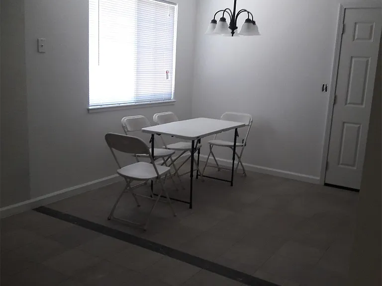 2913 Sugarpine Way — Photo 3