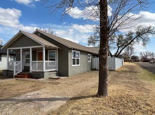 911 3rd St, Abernathy, TX 79311