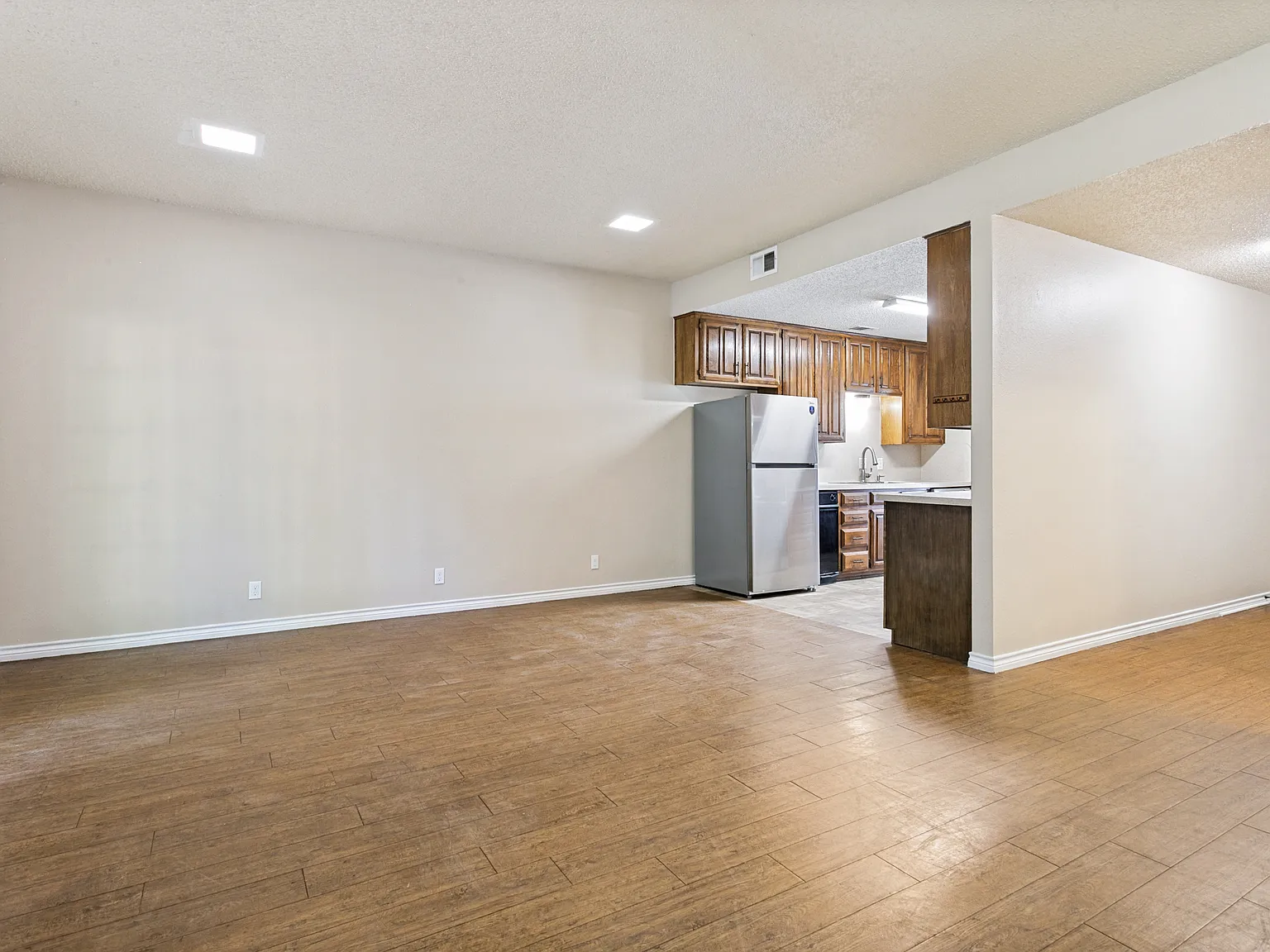 3 bed, 1750 sqft, $1,950 — Photo 3