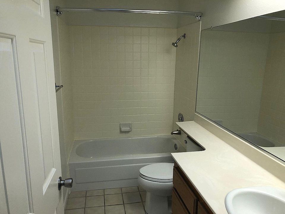 1st image of 9122 N Woodlawn Dr