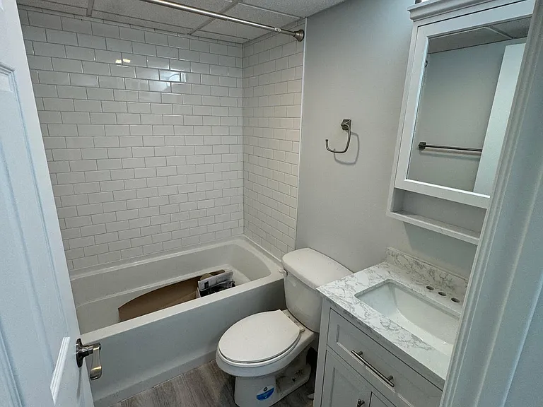 902 Erdner Ave #1 — Photo 3