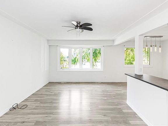 4th image of 100 Mountain Ave N