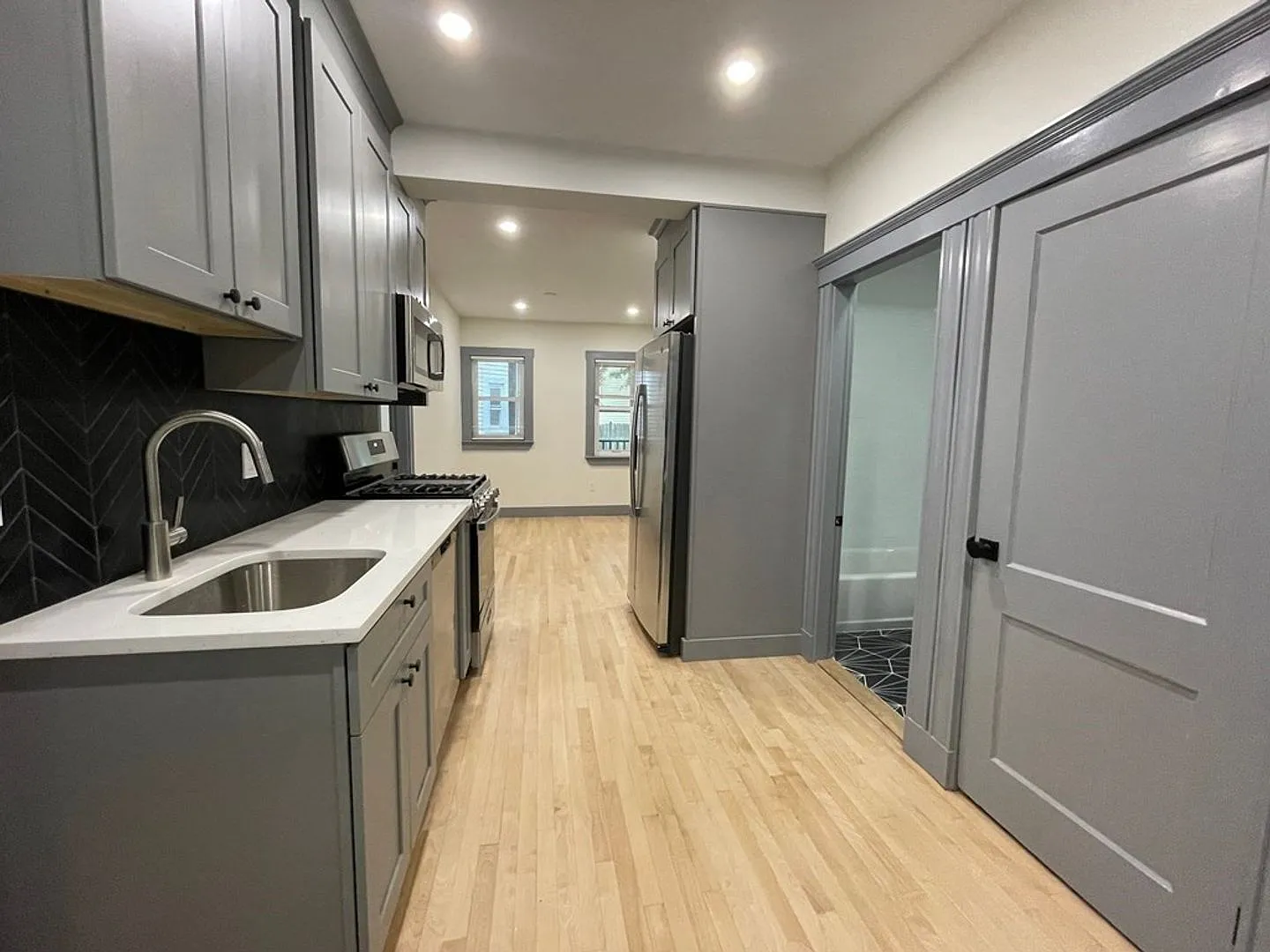 41 Long Ave — Photo 1