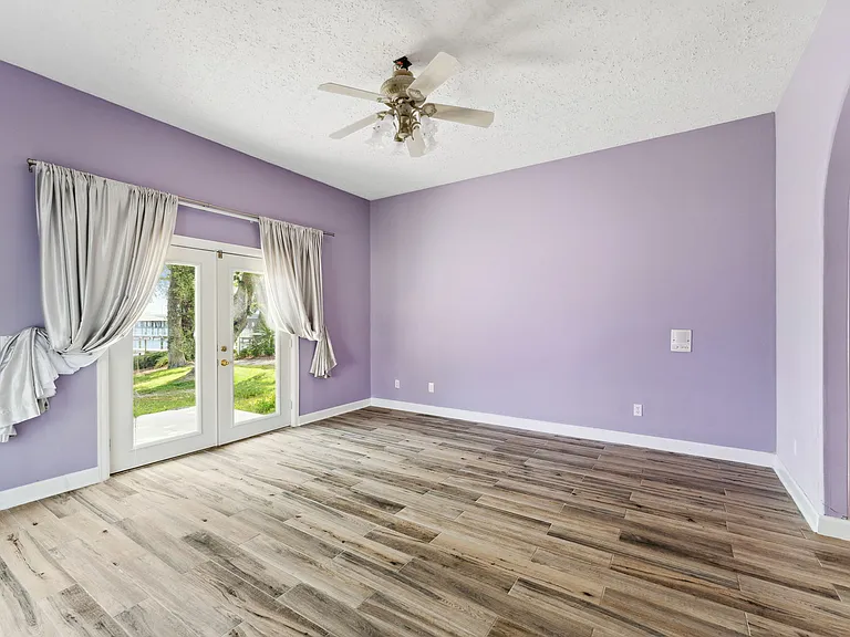111 Florida Ave — Photo 39