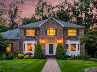 39 Arnold Dr, Randolph, NJ 07869