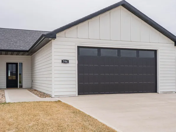 704 17th St SE Unit 1, Orange City, IA 51041