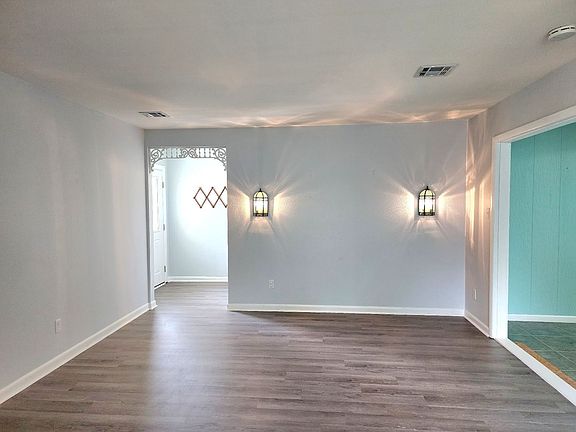 3rd image of 3710 Cherry Laurel Dr