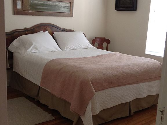 4th image of 701 N Palmway