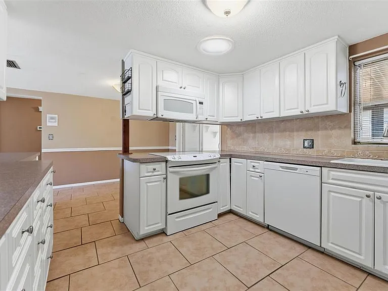 4737 Alcea St — Photo 2