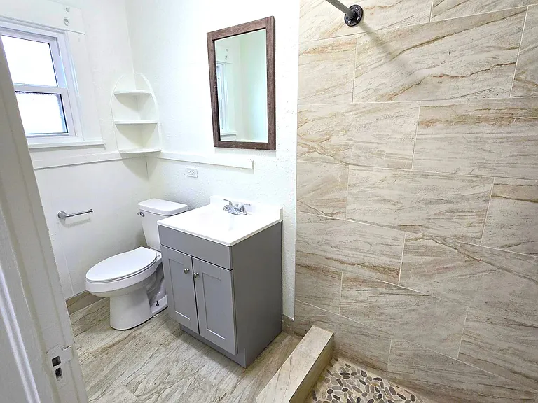 1127 Buena Vista Ave — Photo 6