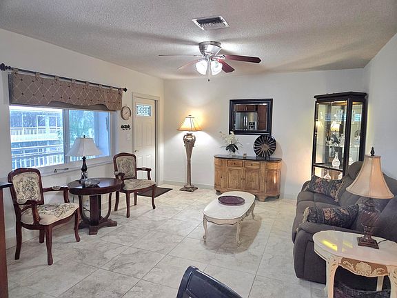 4th image of 2100 NE 38th Street NE #207