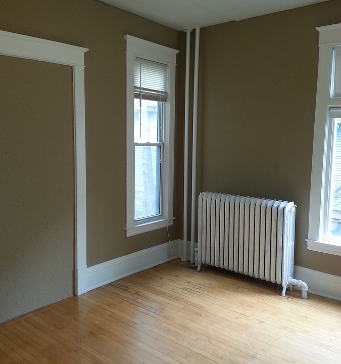 1st image of 1318 7th St SE Unit 102