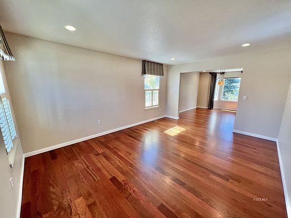 2nd image of 1813 Sequoia Dr