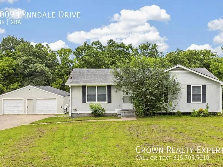 1009 Lynndale Dr — Photo 3