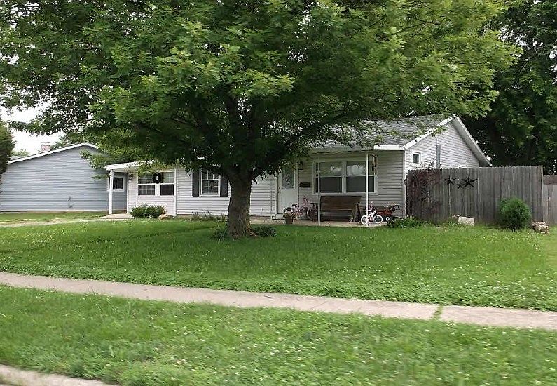 2nd image of 294 Ridgebury Dr