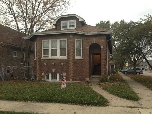 1st image of 3000 S Clarence Ave