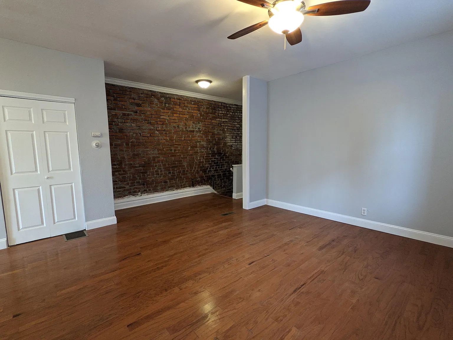 3 bed, 1200 sqft, $1,790 — Photo 2