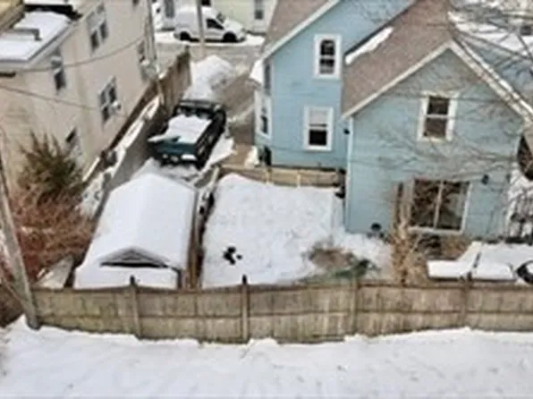 12 Highland Ave APT 2, Beverly, MA 01915