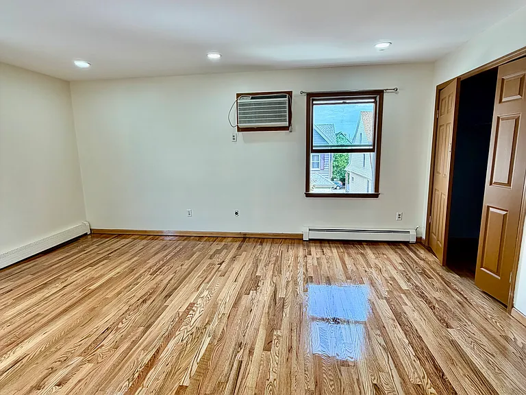 110 Humphrey Ave #2 — Photo 13