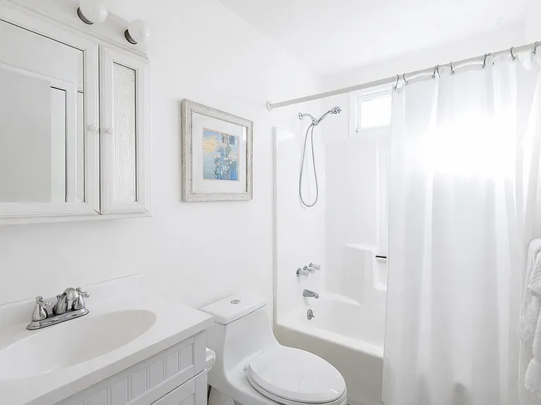 4 Hoppin Ave — Photo 10