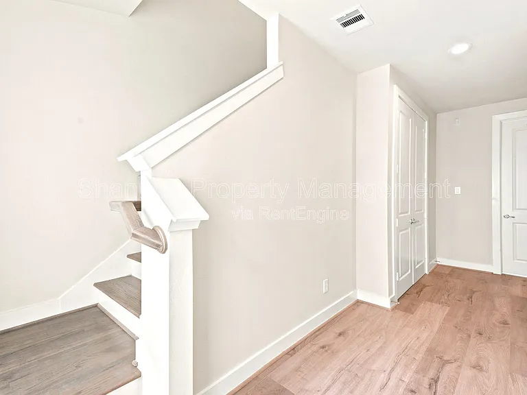 2974 Alice St — Photo 6
