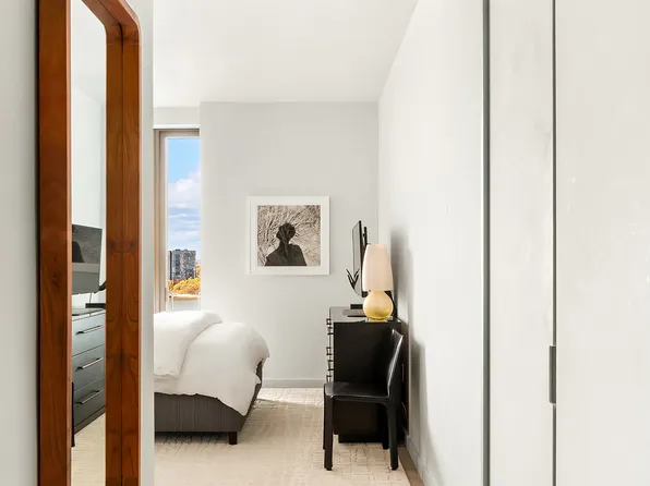 500 West 18th Street image 19 of 26