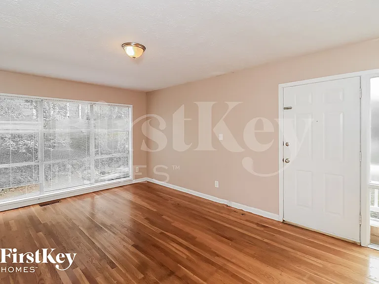 5070 Fairmont Rd SE — Photo 10
