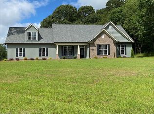 6840 Doral Dr, Tobaccoville, NC 27050