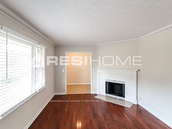 4th image of 1655 Creekwood Ln SE