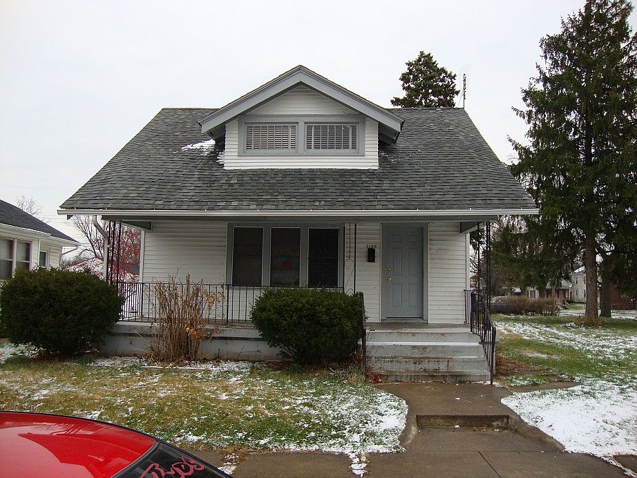 2nd image of 1106 College St