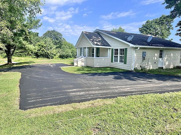 3rd image of 15935 Greenville Rd