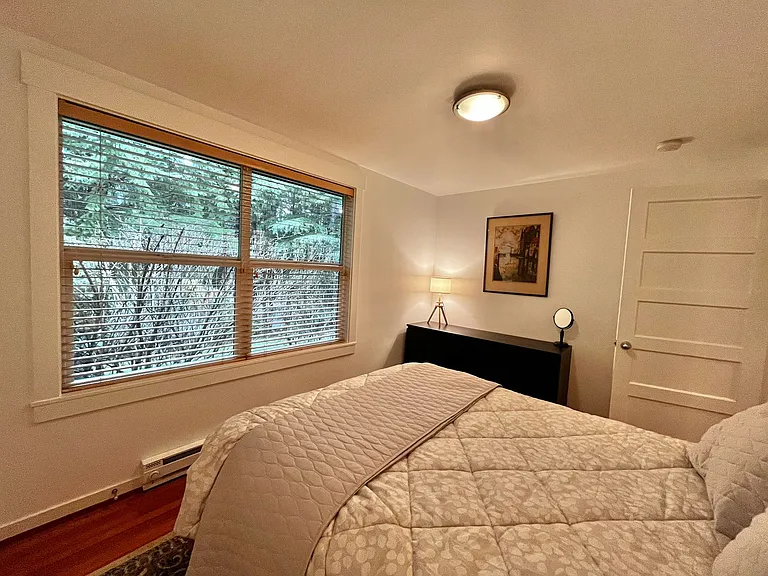 1574 NE Park View Dr #3 — Photo 18