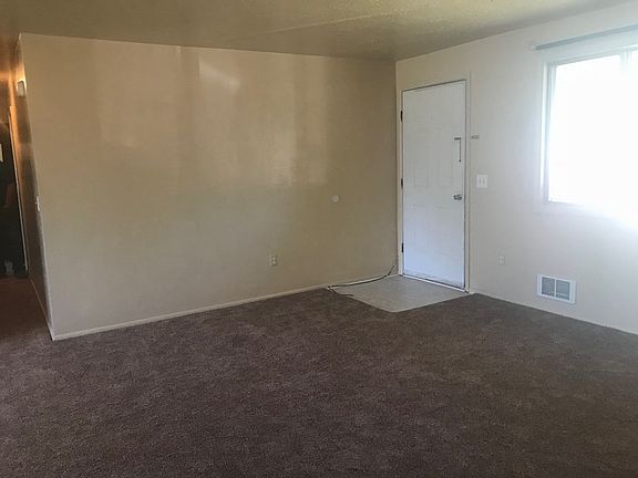 5th image of 365 N Blossom Dr