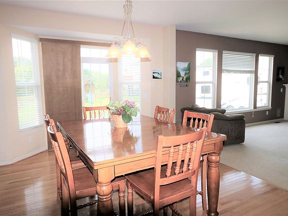 5th image of 11064 Hayfield Dr
