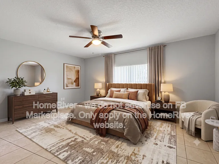 2213 E Emma St — Photo 2