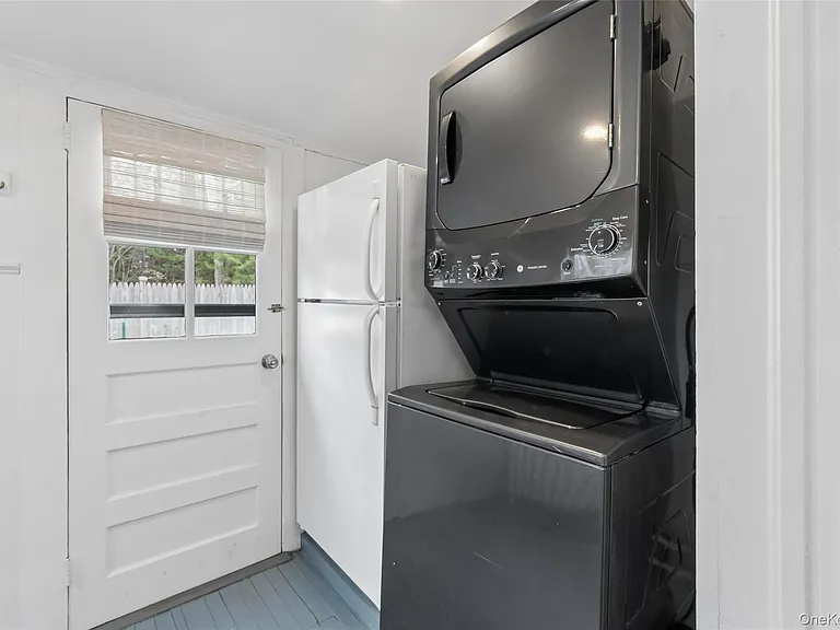 424 Main St — Photo 10