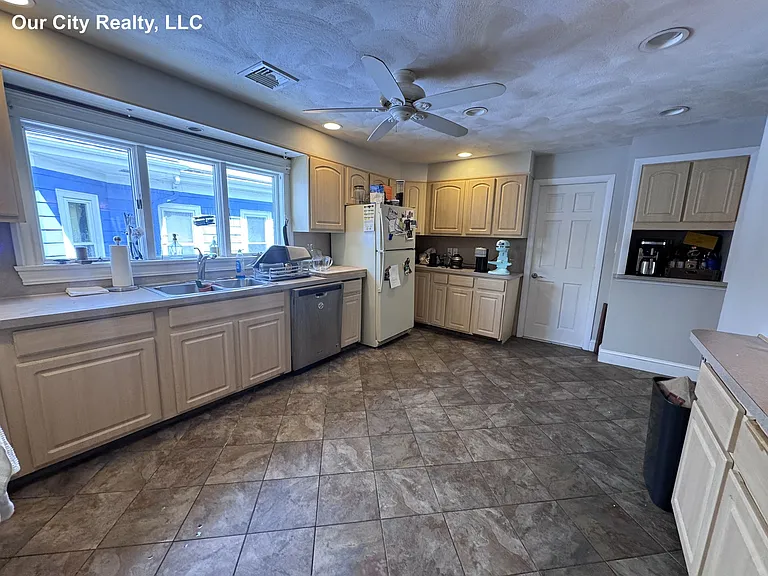 82 Lowden Ave #2 — Photo 6