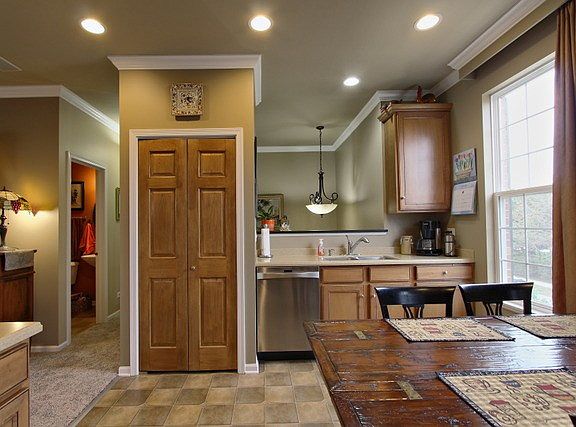 4th image of 4153 Milford Ln