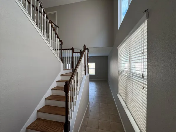 17146 Amarose Dr, Houston, TX 77090